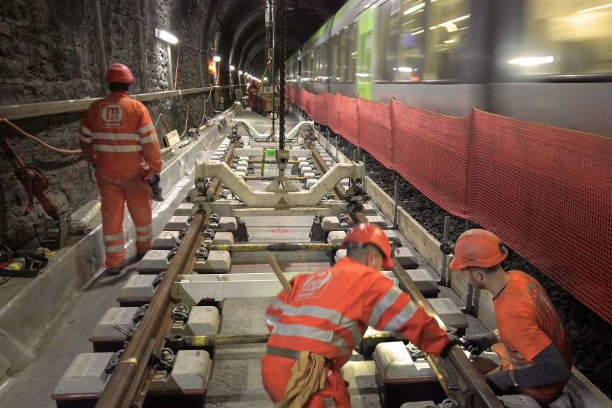 Renovation of the Lötschberg summit tunnel